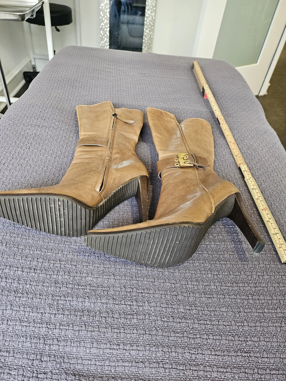 Vicini Tan Tall Heeled Boots Gold Hardware Knee High Italian Leather Size 39